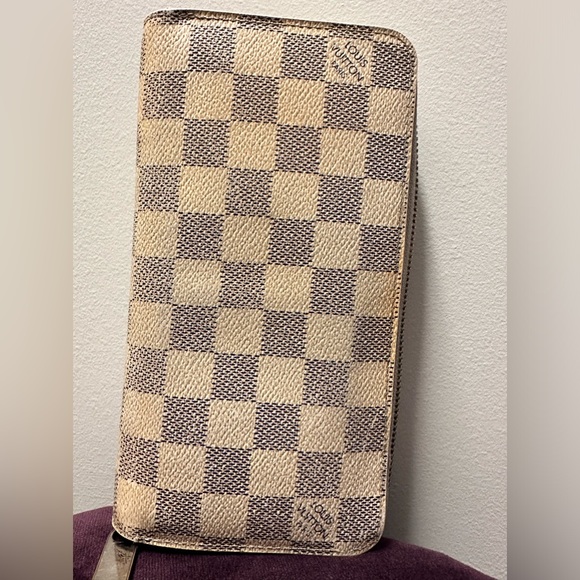 Louis Vuitton LV Damier Azur Zippy Wallet - Picture 15 of 16